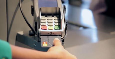 MasterCard teste la lecture d’empreinte digitale intégrée à ses cartes