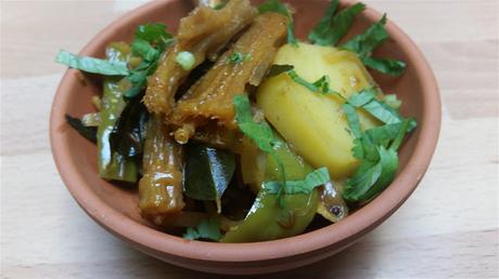Bomblachi kalvan – curry de Bombay Duck séchés – dried Bombay duck curry