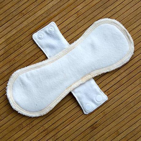 Serviettes hygiéniques lavables et coupe menstruelle