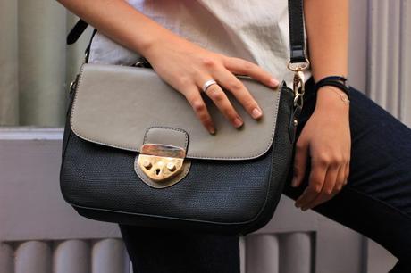 9-Sac-à-main-gris-et-noir-fermeture-dorée-Clarks