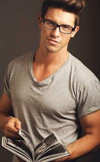 Votez pour votre book boyfriend du mois d'avril