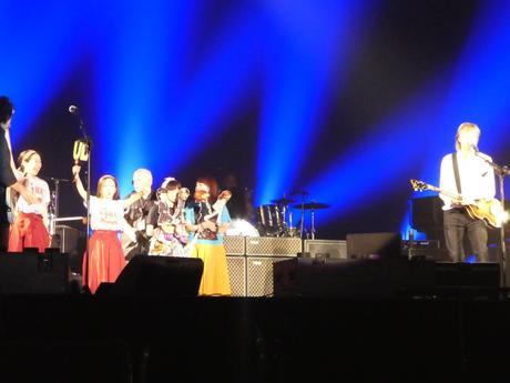 Paul McCartney : quelques photos de son dernier concert au Dome, à Tokyo Paul McCartney : quelques photos de son dernier concert au Dome, à Tokyo