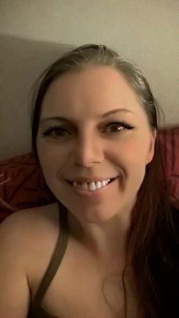 Beth Carlington, écrivaine. Beth Carlington, écrivaine.