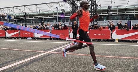 Marathon en moins de 2h : Eliud Kipchoge l’a terminé en 2:00:25.