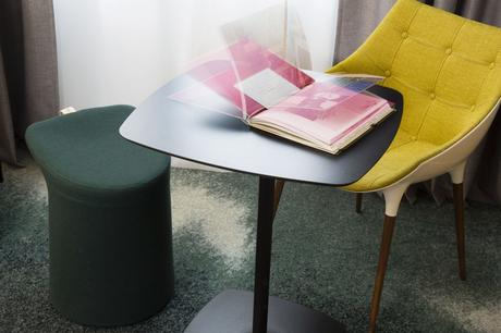 Zoom-table-et-catalogue_BD-1024x683