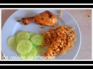 Le nassi avec poulet fricassé et concombre sucré (Guyane)
