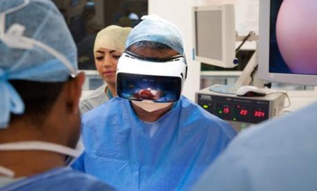 La neurochirurgie sous la réalité virtuelle