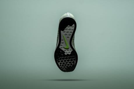 Nike Flyknit Racer Ghost Green