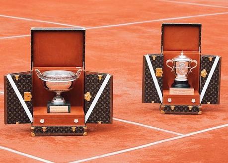 Louis Vuitton présente deux coffres qui renferment les trophées de Roland-Garros