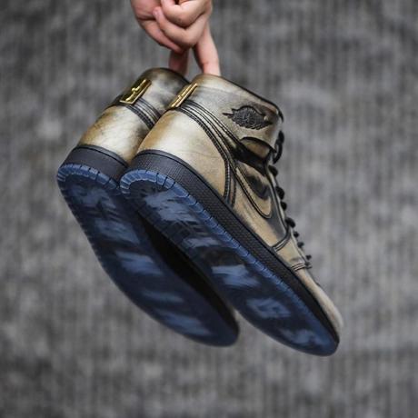 Air Jordan 1 Wings Metallic Gold