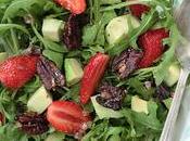 Salade roquette, fraises, avocat noix pécan