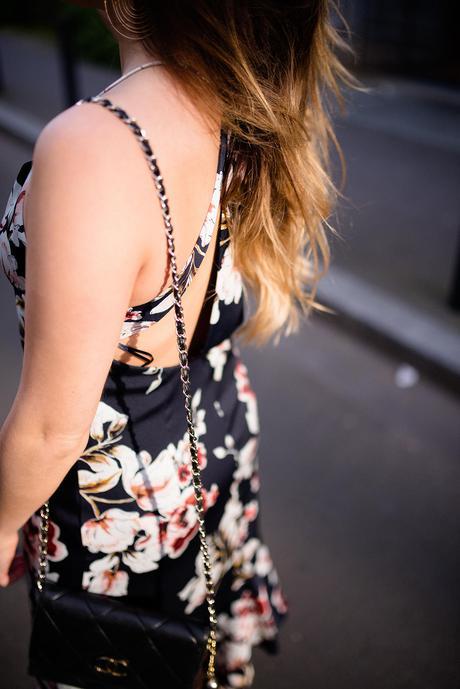 Quand la robe à fleurs rencontre le blazer