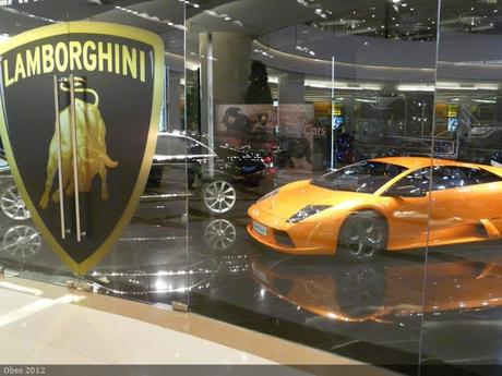 La DSI saisit 60 supercars, dont principalement Lamborghini au Siam Paragon