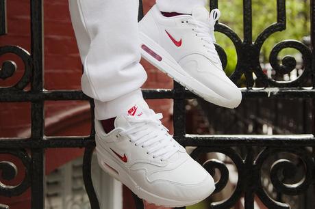 Nike Air Max 1 Jewel University Red