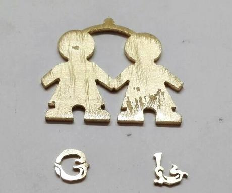 Pendentif enfant en or création pendentif enfants personnalisé en or 18k