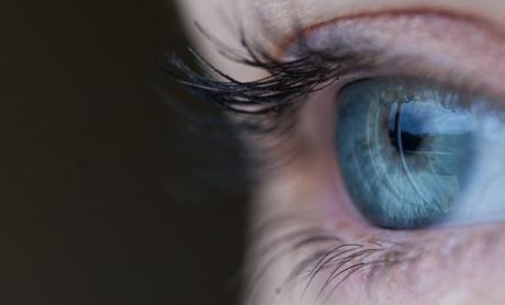 Restaurer la vue grâce à un implant rétinien artificiel