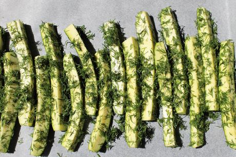 « Frites » de courgettes rôties aux herbes