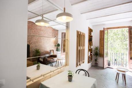 Un studio de 25 m² aménagé avec du mobilier intelligent