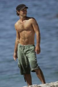 jude-law-beach