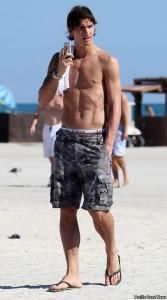 zlatan-ibrahimovic-beach