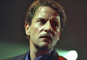 Francis Cabrel présente son second single: Le Chêne Liège