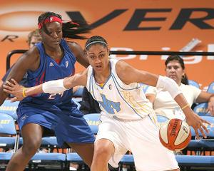 WNBA: Los Angeles passe devant...sans jouer !!
