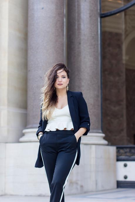 Le pantalon jogging à bandes