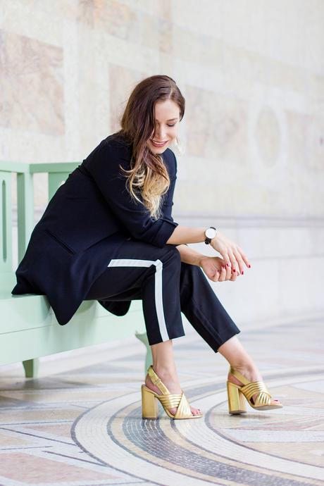 Le pantalon jogging à bandes