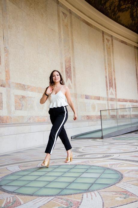 Le pantalon jogging à bandes