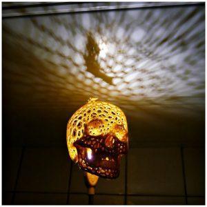skull lamp 2