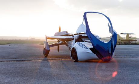 AeroMobil sort sa voiture volante AeroMobil 3.0