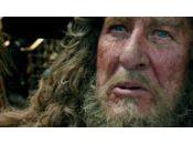 Pirates Caraïbes Geoffrey Rush, d’un spin-off Barbossa