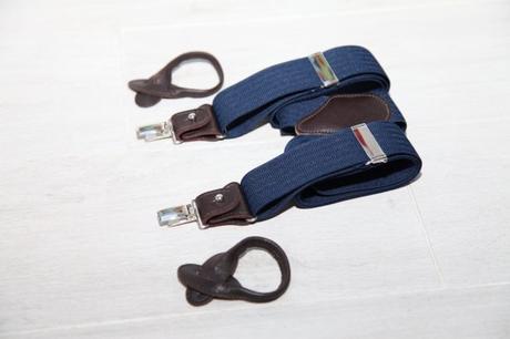 Bretelles marines en cuir pleine fleur à pinces ou à boutons : 59€ - The French Game Bretelles marines en cuir pleine fleur à pinces ou à boutons : 59€