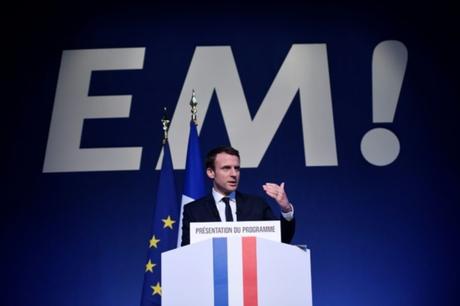 Comment les médias conditionnent l'opinion pour tenter de donner une majorité à Macron