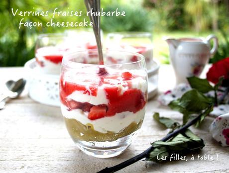 Verrines fraises rhubarbe façon cheesecake Verrines fraises rhubarbe façon cheesecake