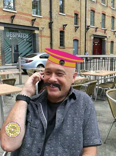 Quand les Beatles jouent avec les fans ! Quand les Beatles jouent avec les fans !