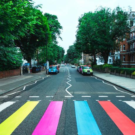 Le passage d’Abbey Road passe aux couleurs de Sgt. Pepper’s