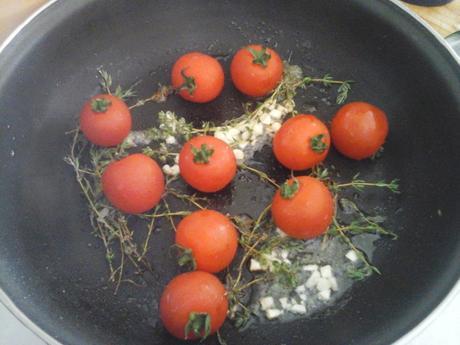 Flan au parmesan et à la sauge et sa farandole de tomates cerise