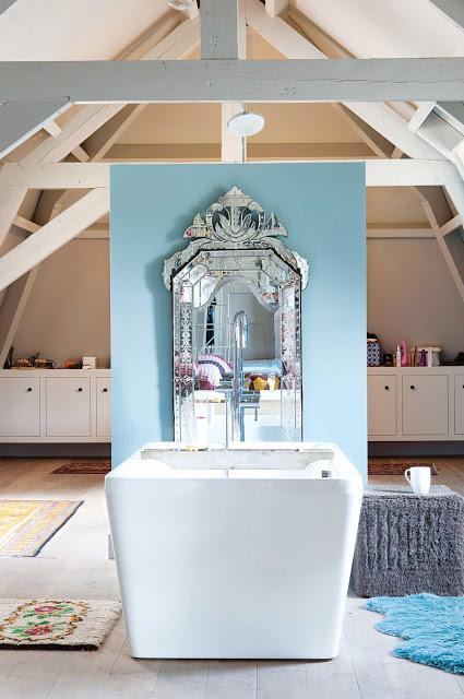 UN LOFT DINGUE ET UNIQUE, DONC... INCLASSABLE !