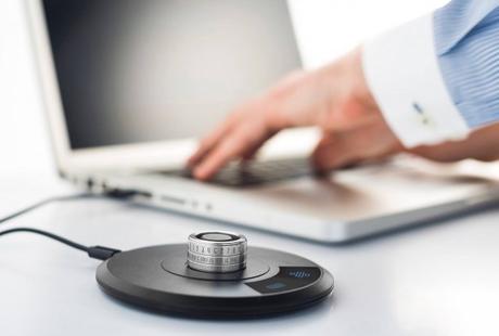 RingClock : cette montre qui se porte comme une bague.