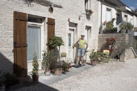 Balade en Corton, la vigne pousse et est en fleur