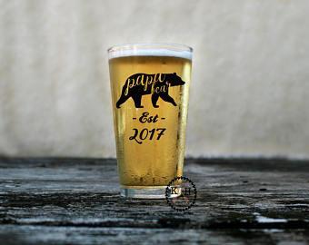 Idées de cadeaux pour la fête des pères Image result for papa pinte gravée