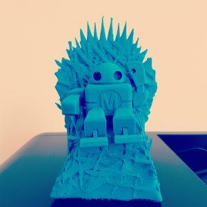 Robot sur le throne de GOT imprimé avec la Makerbot replicator 5+