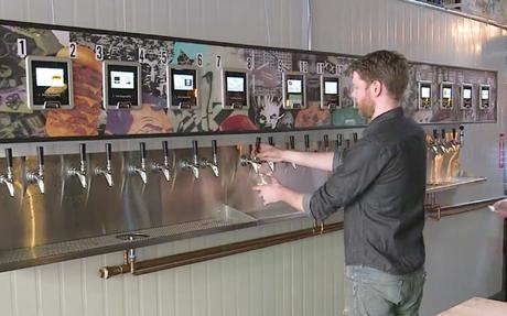 Un bar installe un distributeur automatique de 24 bières