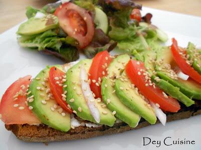 Bruschettas tomate,chèvre & avocat