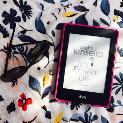Ma vie pas si parfaite de Sophie Kinsella, à lire les doigts de pieds dans le sable