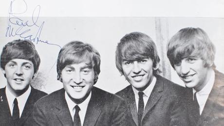 Un programme de concert des Beatles dédicacé aux enchères #beatles