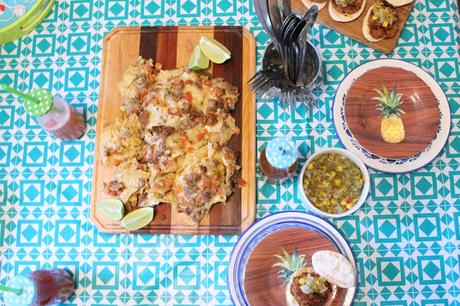 #PouletCA #AD- Des Mini Burger de Poulet avec de la salsa de mangue et des nachos