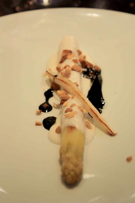 Asperge, amandes © Gourmets&Co