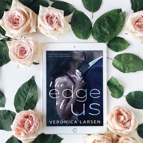 Cover reaveal : Découvrez la couverture de The Edge of Us, le prochain roman de Veronica Larsen